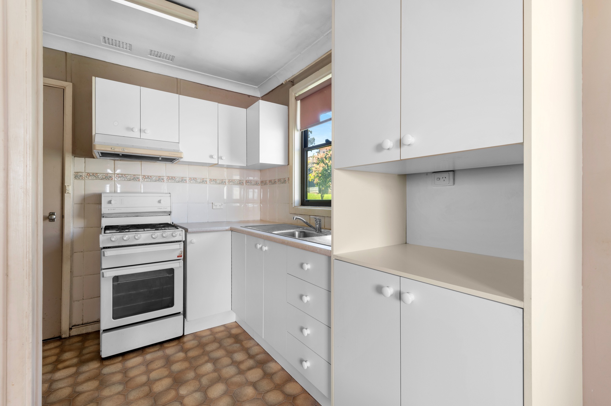 2 Weerona Street, Berkeley - Thumbnail 5