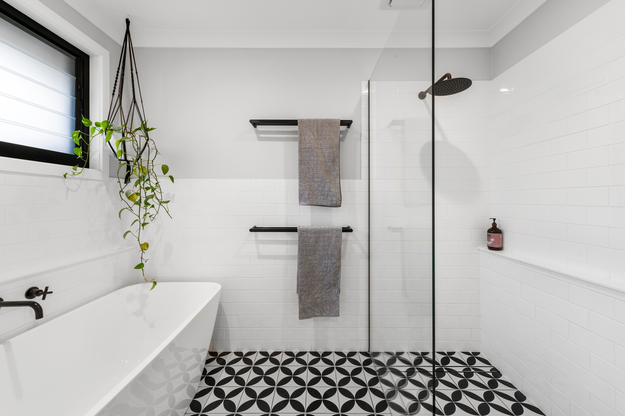 138 Koloona Avenue, Mount Keira - Thumbnail 4