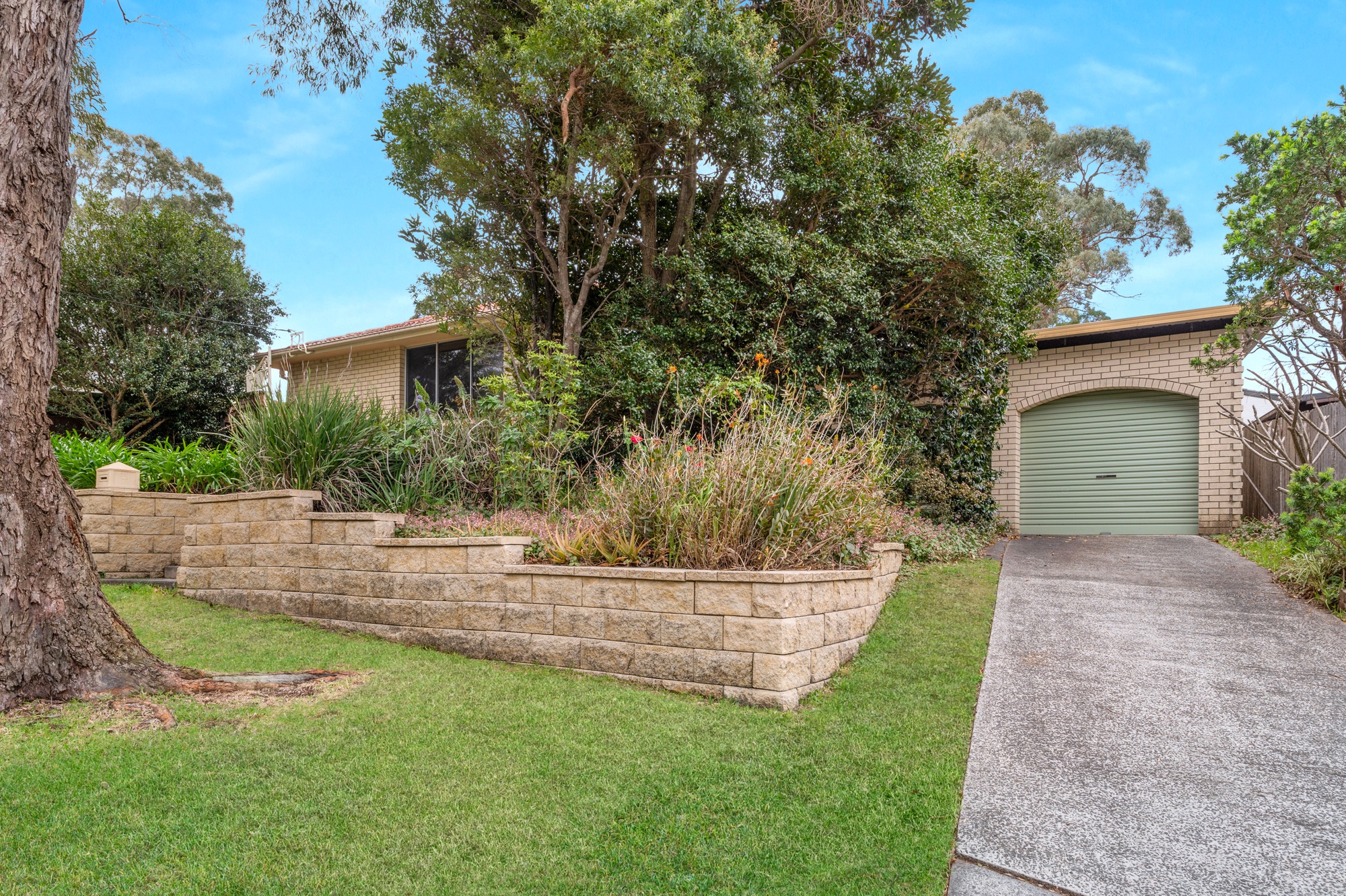 74 Fairloch Avenue, Farmborough Heights - Thumbnail 2