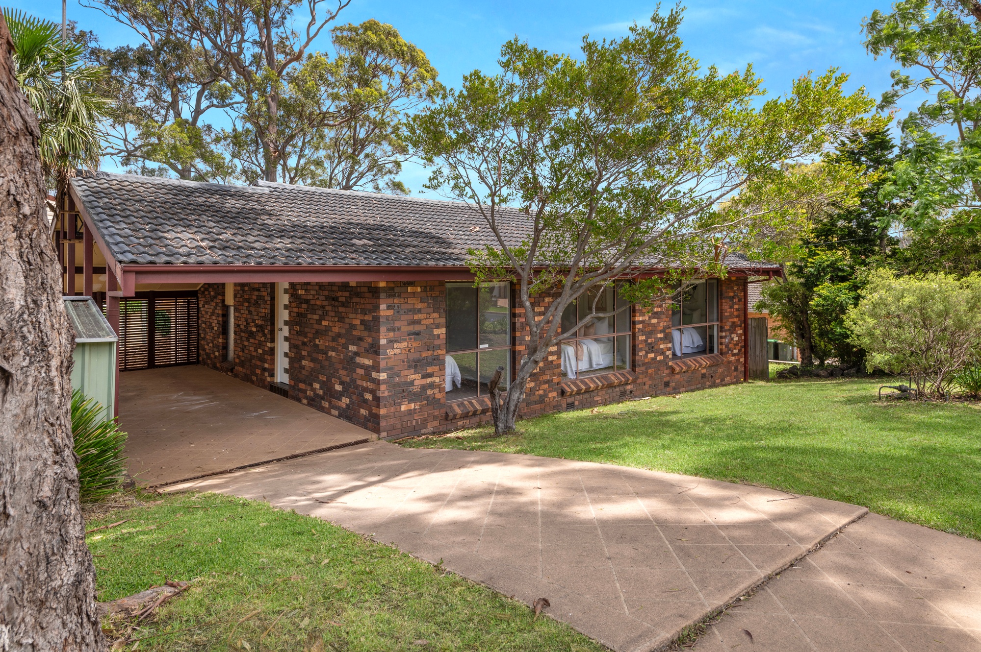 9 Carlon Crescent