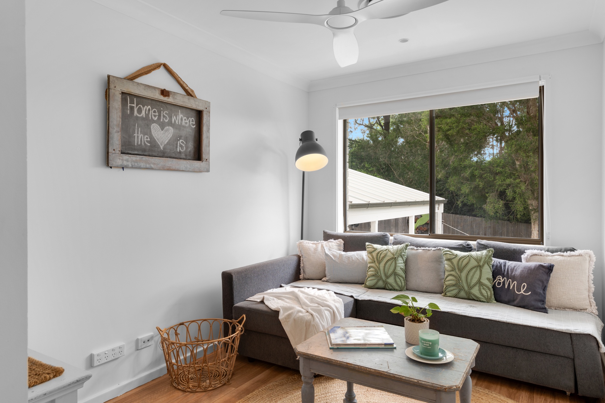 27 Nebo Drive, Figtree - Thumbnail 2