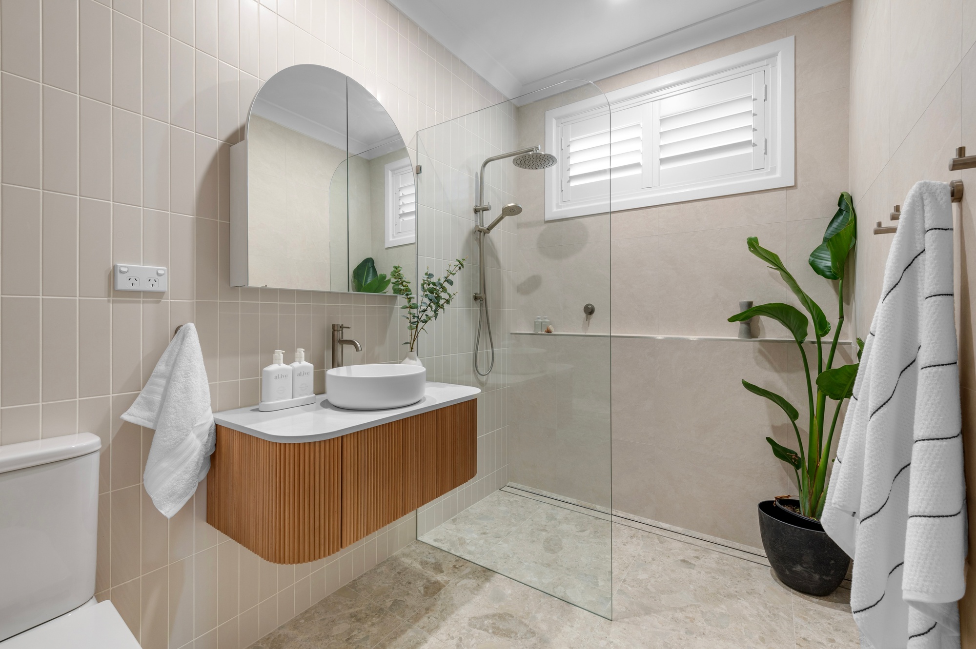 21 Stanley Avenue, Farmborough Heights - Thumbnail 7