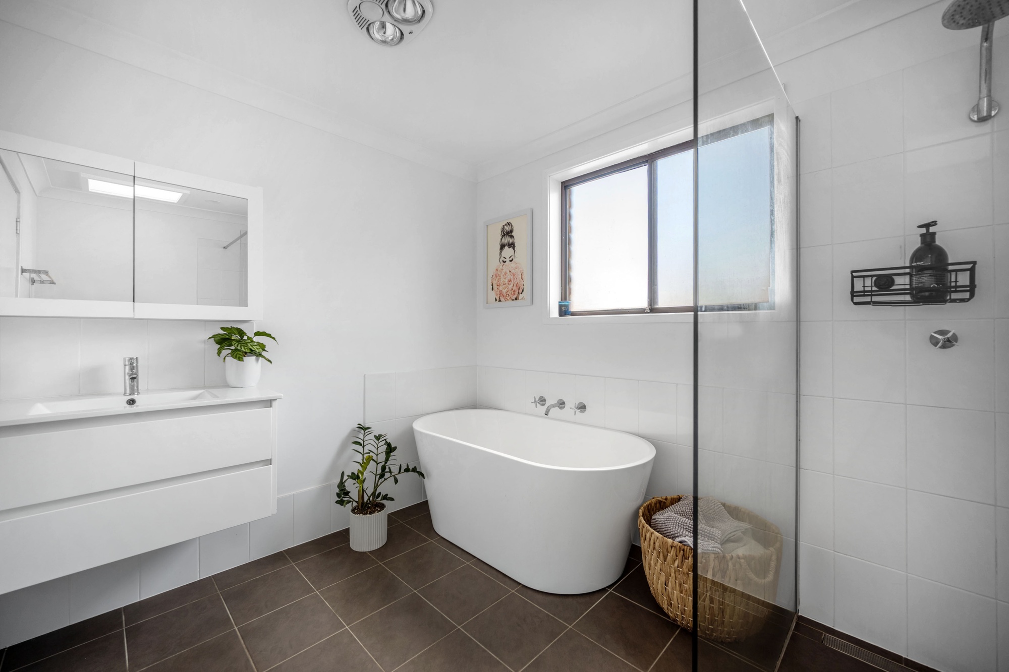 2/28 Robertson Street, Coniston - Thumbnail 4