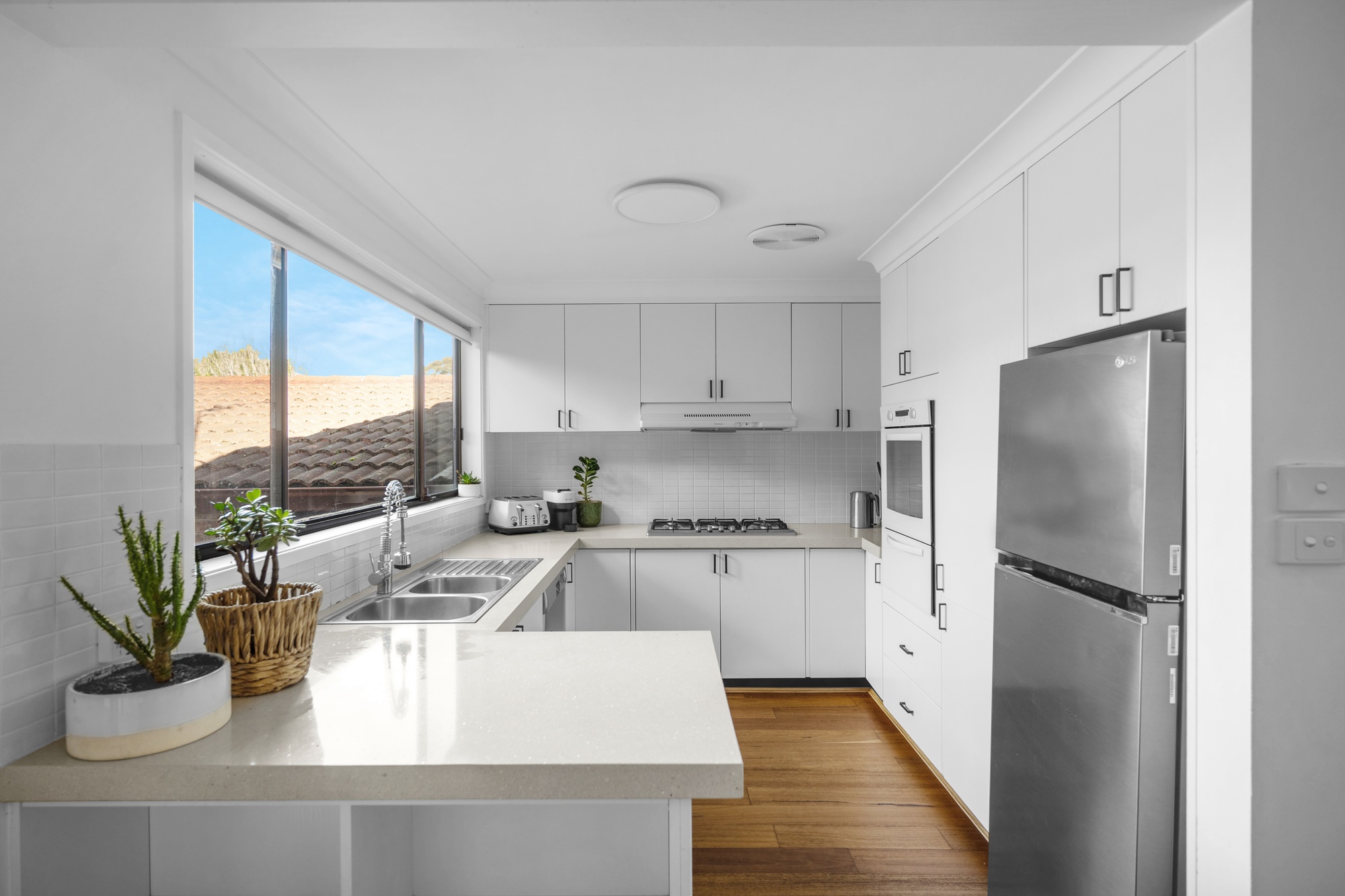 2/28 Robertson Street, Coniston - Thumbnail 8
