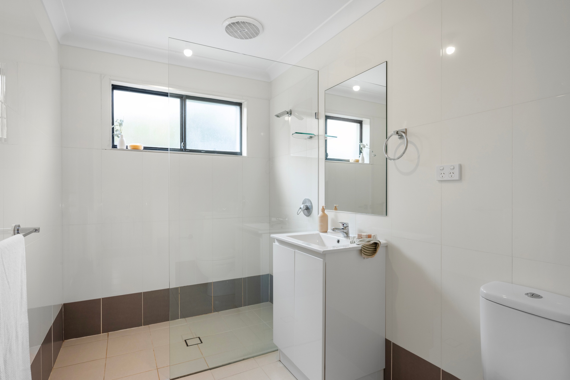 5/1 Hingston Close, Lake Heights - Thumbnail 6