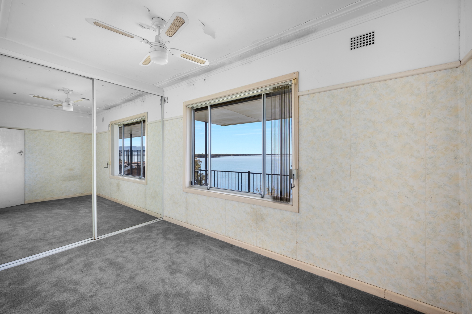 45 Northcliffe Drive, Lake Heights - Thumbnail 3