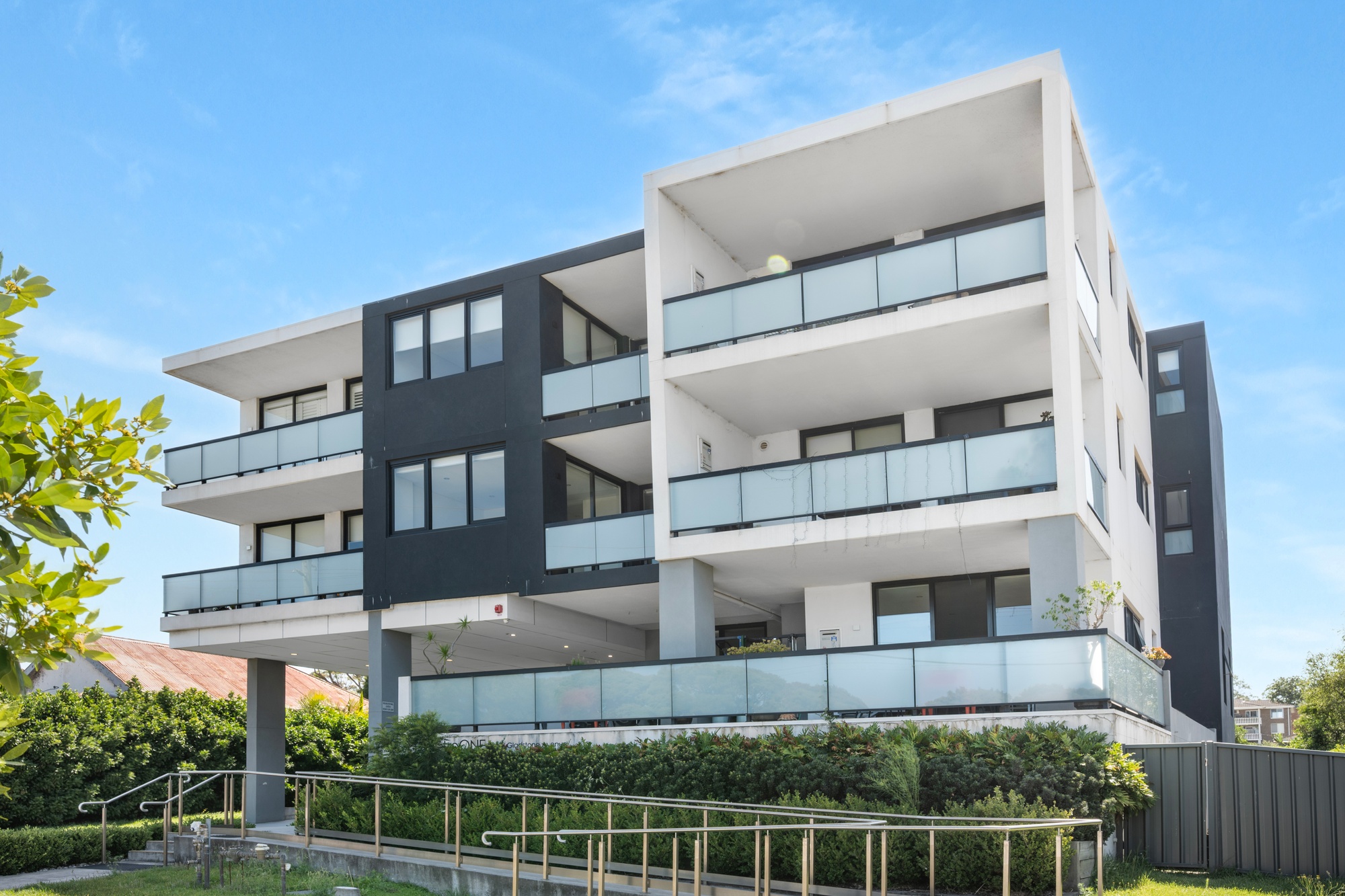 101/118 Gladstone Avenue, Coniston - Thumbnail 3