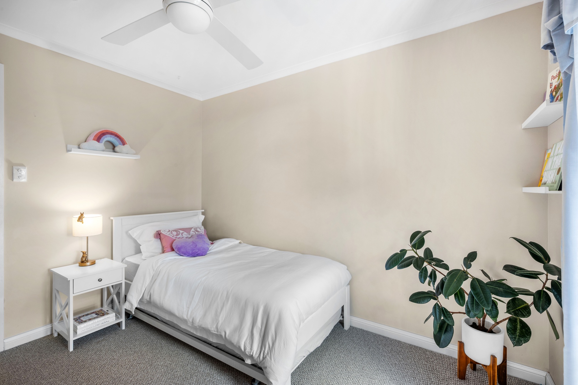 18 Ashley Avenue, Farmborough Heights - Thumbnail 3
