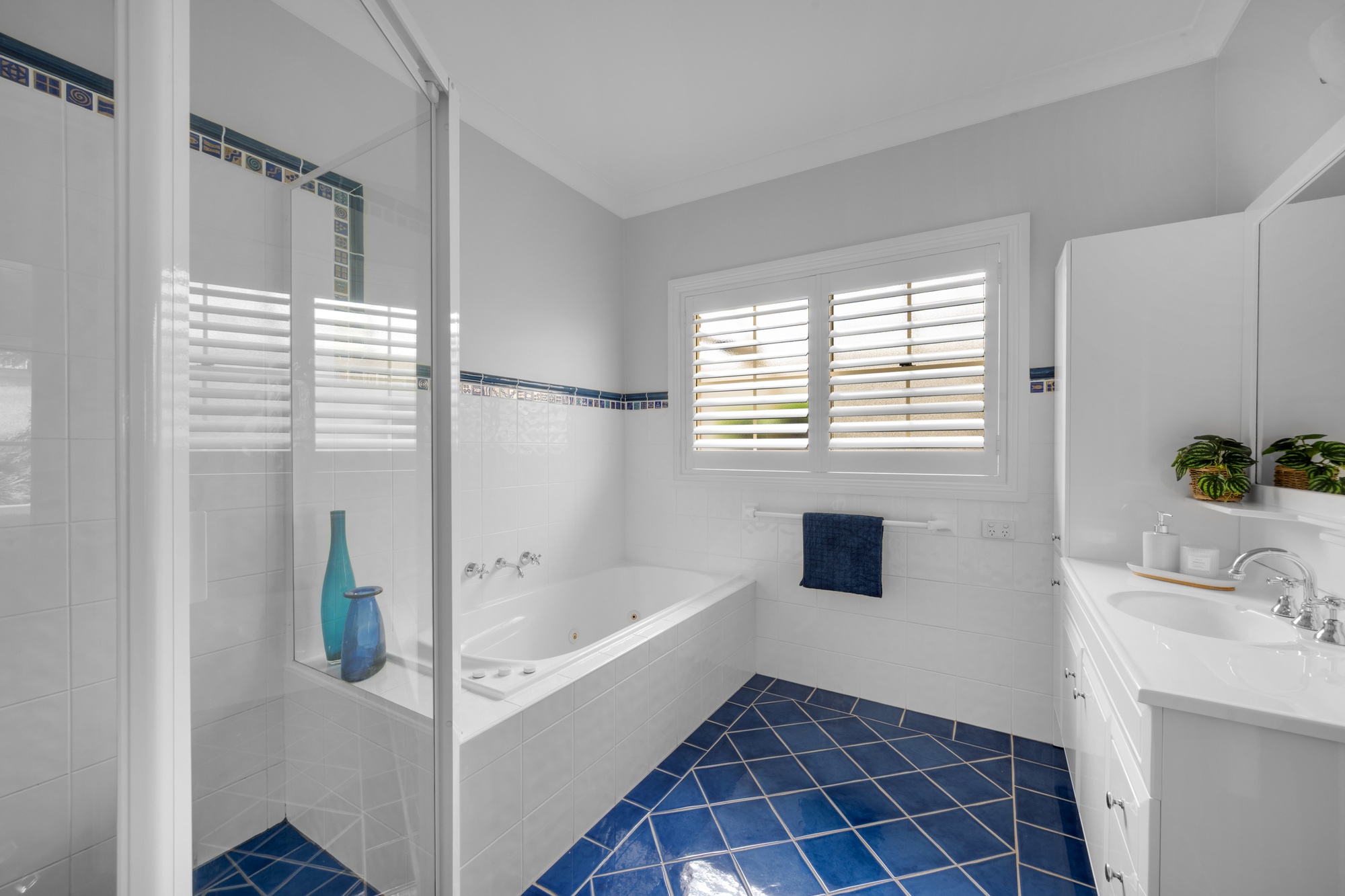 167 Derribong Drive, Cordeaux Heights - Thumbnail 2
